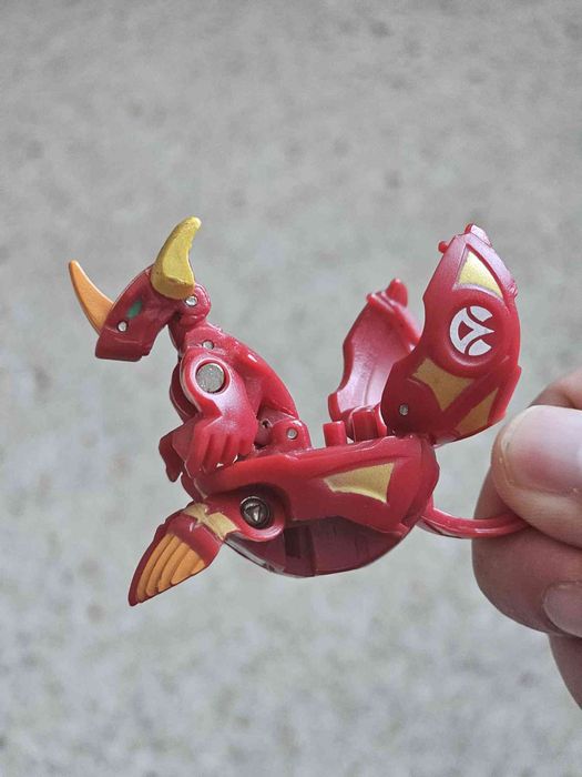 Bakugan Pyrus Helix Dragonoid