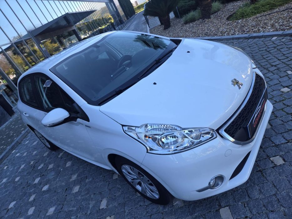 Peugeot 208 1.2Vti Excelente