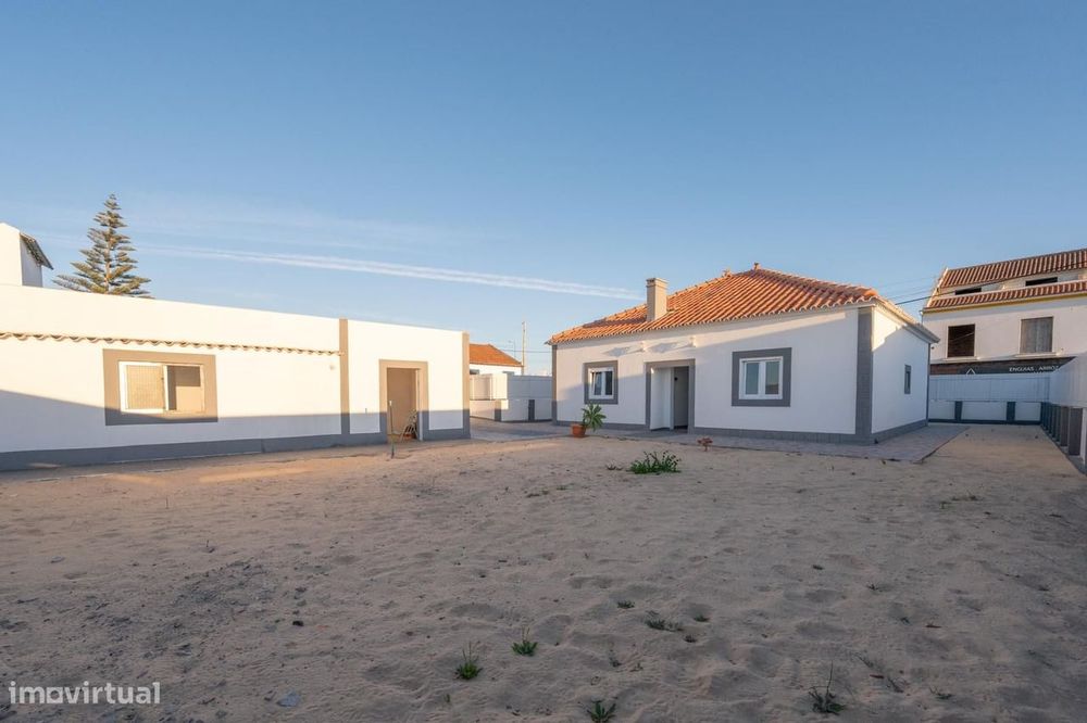 Moradia Isolada T2 com jardim, Carrasqueira, Alcacer do Sal