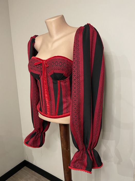 Корсет з рукавами