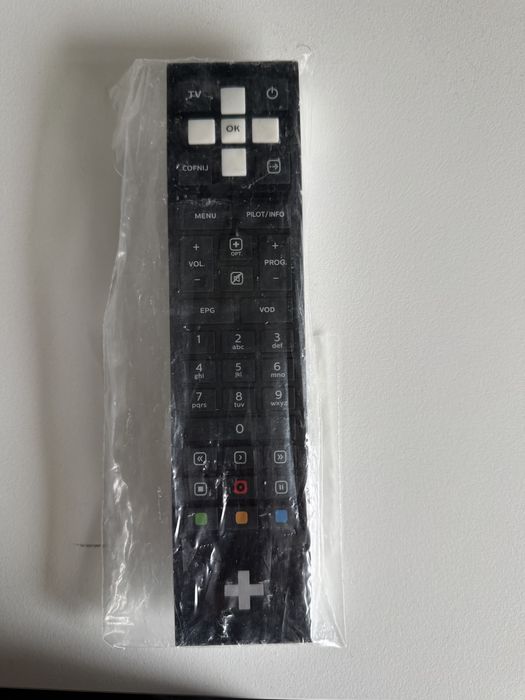 Nowy oryginalny pilot CANAL+ NC+ z bateriami