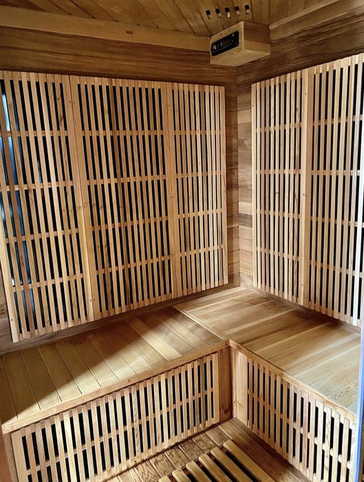 Продам шикарный дом в лесу возле реки