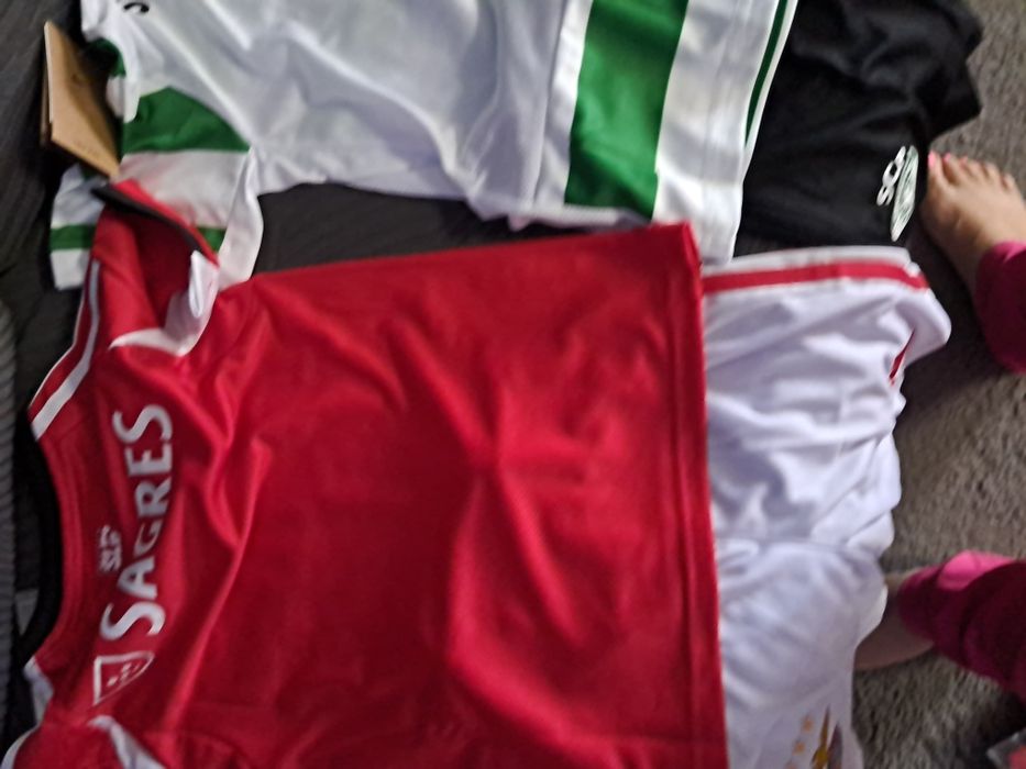 Conjunto  de futebol  para criança