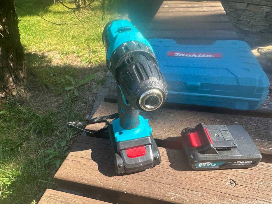 Акумуляторний шуруповерт Makita з DFR патроном та набором ( Макіта)