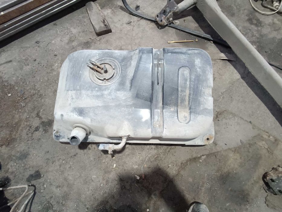 Бак Форд Фиеста МК3 Бензобак Ford Fiesta Топливный бак МК 3