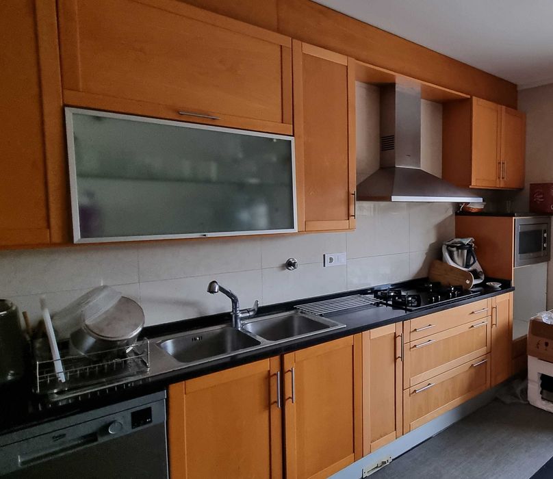 Cozinha completa em madeira de (Faia) - Em bom estado de conservação