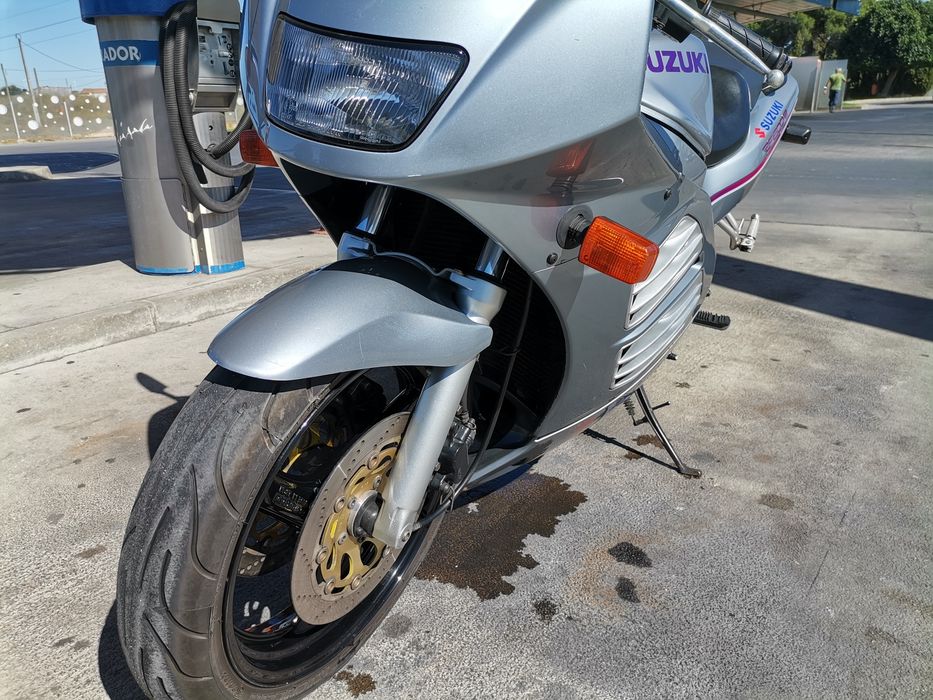 Mota Suzuki rf600r