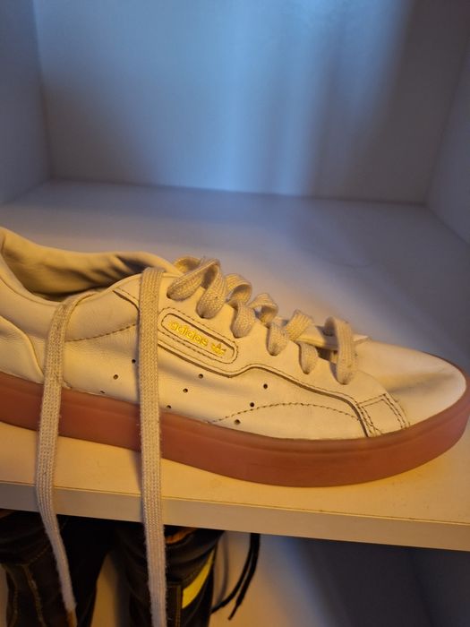 Sprzedam buty sportowe damskie