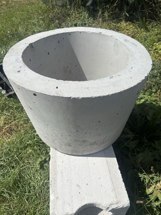 Recznie wykonane solidne donice-imitacja deski betonowej