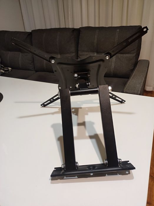 Wieszak do telewizora