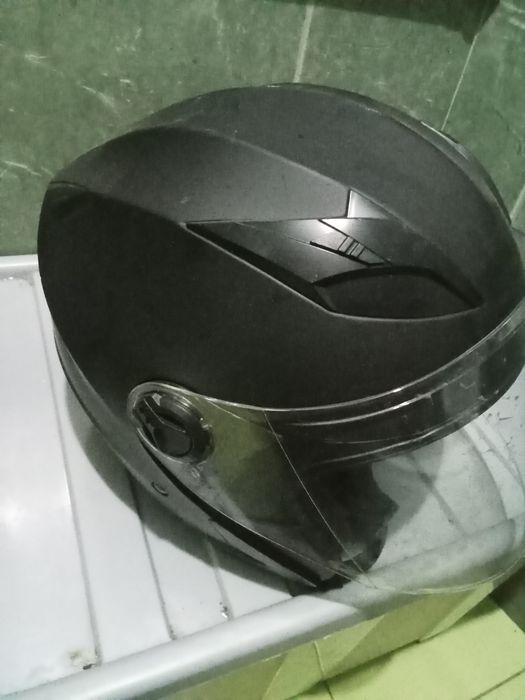 Capacete quase novo