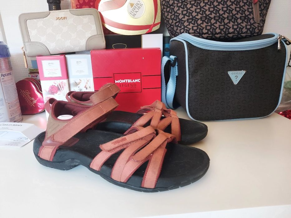 Продам оригинальные фирменные сандали босоножки Teva женские