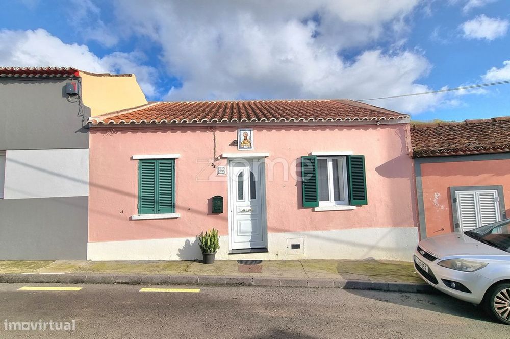 Moradia T3 com Terraço Vista Serra e Mar – Cabouco, Lagoa