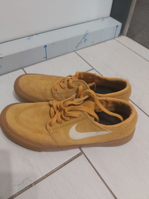 Замшеві кросівки Nike 41р.