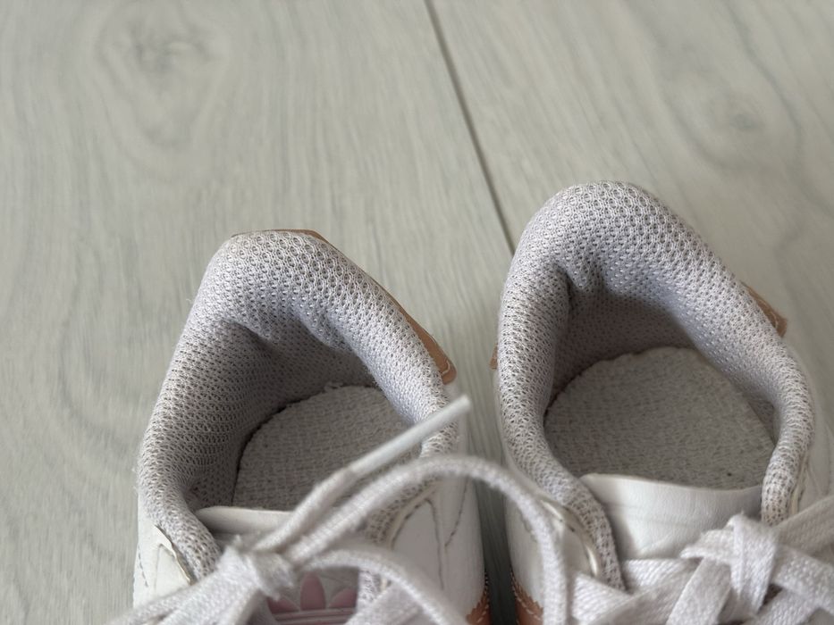 adidas gazelle 24-25розмір 14,5-15см устілка