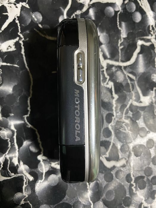 Телефон Motorola V80