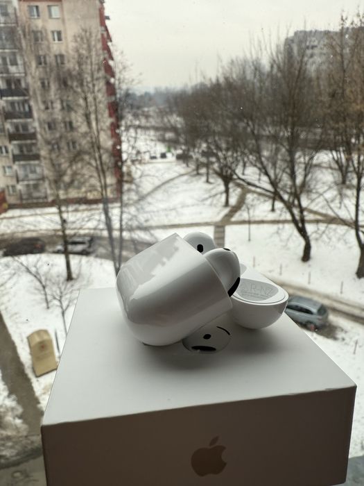 AirPods 4 - JAK NOWE!