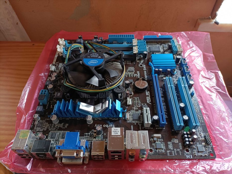 Motherboard ASUS P7H55-M PRO + CPU Intel i5-650 + 4GB RAM