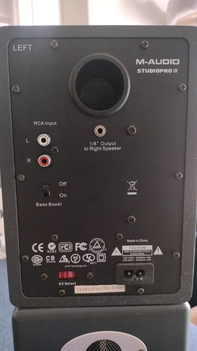 Colunas M-Audio Studio pro 3