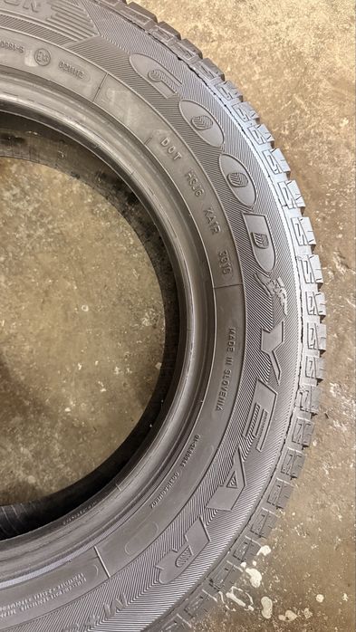 Pneus 185/70r14 Goodyear Vector 4 Seasons com 90% piso