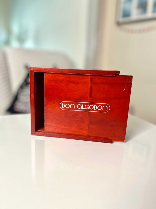 Pequena caixa de madeira Don Algodón