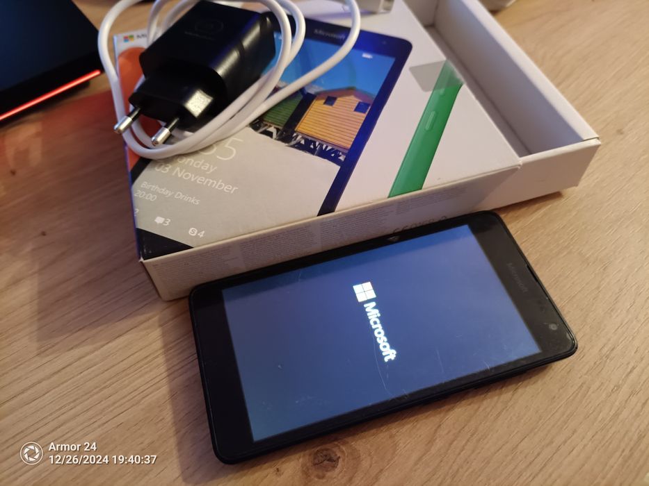 Microsoft Lumia 535 на windows 10 + флеш карта 8гб