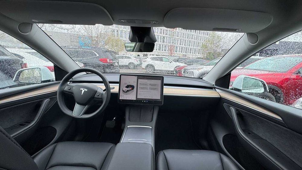 Tesla Model Y 2023 ціла автівка 82 кВт Dual Motors