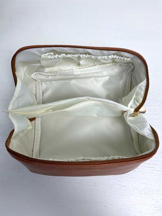 Kosmetyczka jasno-brązowa, rozkładana 21 cm