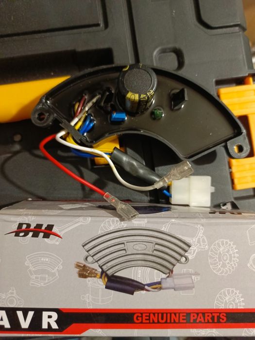AVR 5 KW 250 V 470 MF