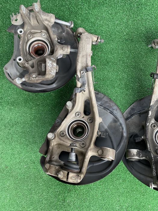 Audi q7 4m цапфа кулак передьня задьня ліва права