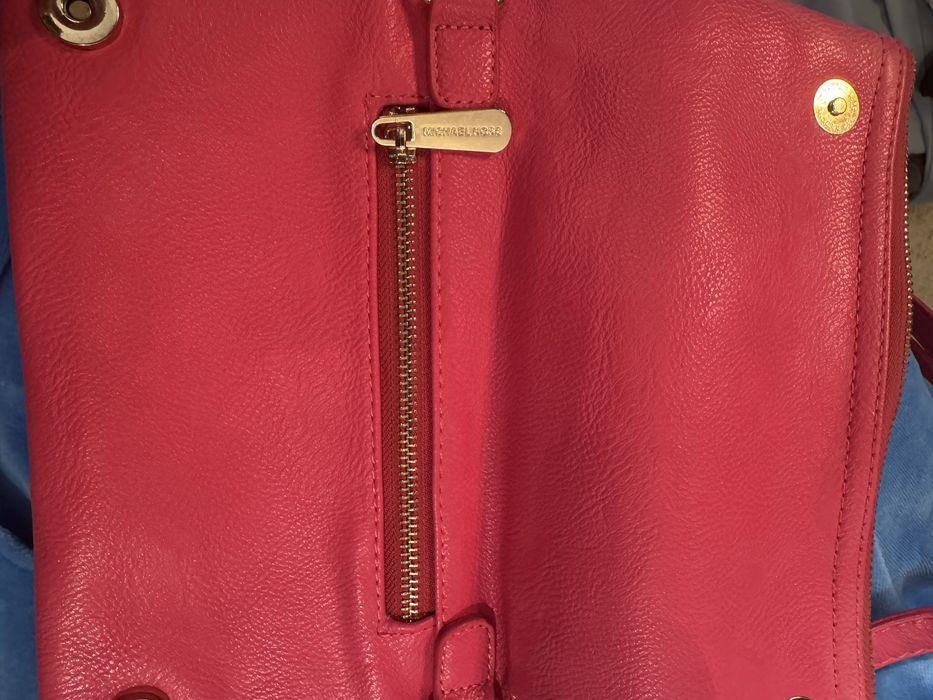 Mała torebka na ramę fuksja Michael kors