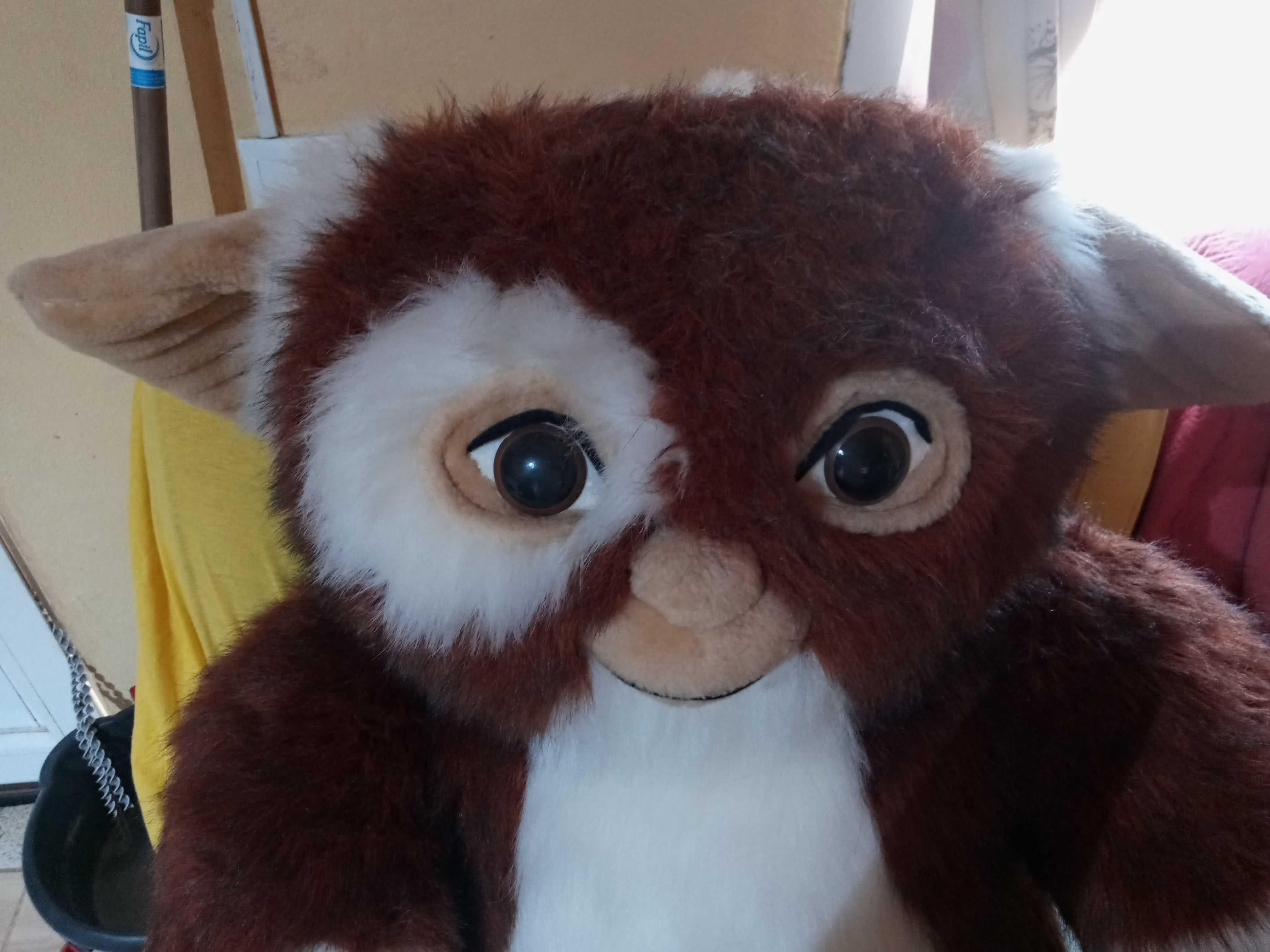 Peluche gigante GREMLIN com 1.20 altura em perfeito estado Almancil OLX.pt