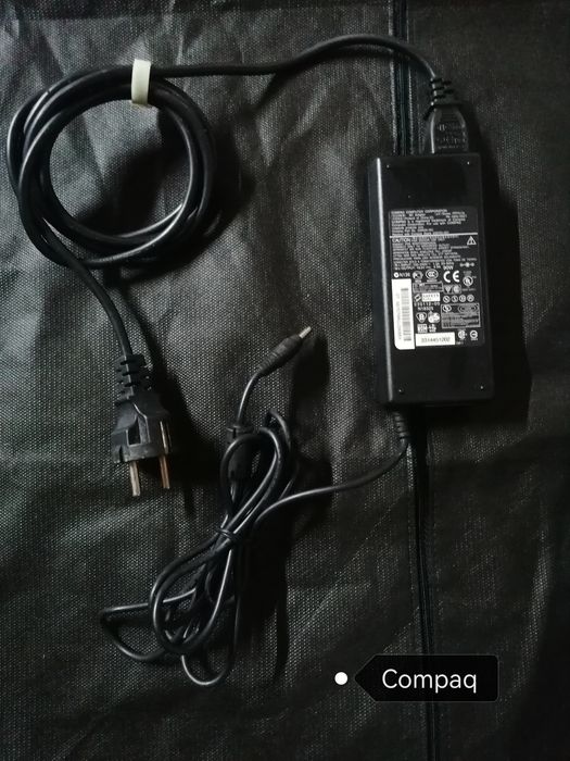 Compaq : Carregador