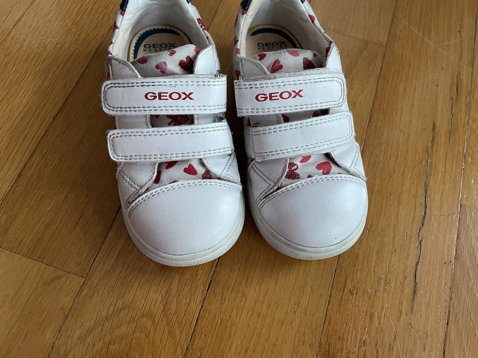 Sapatos  com corações menina Geox 25