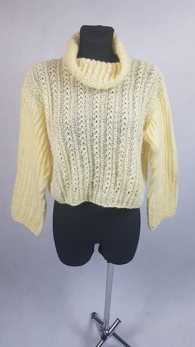 Sweter damski z golfem r. M