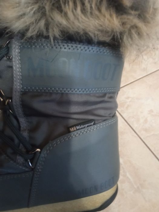 MOON BOOT . Зимові