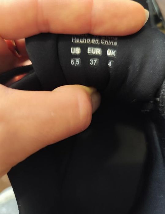 Жіночі кросівки 37 р Aldo