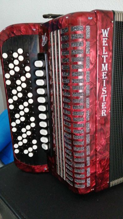 Acordeão Weltmeister (4ª voz - 120 baixos)