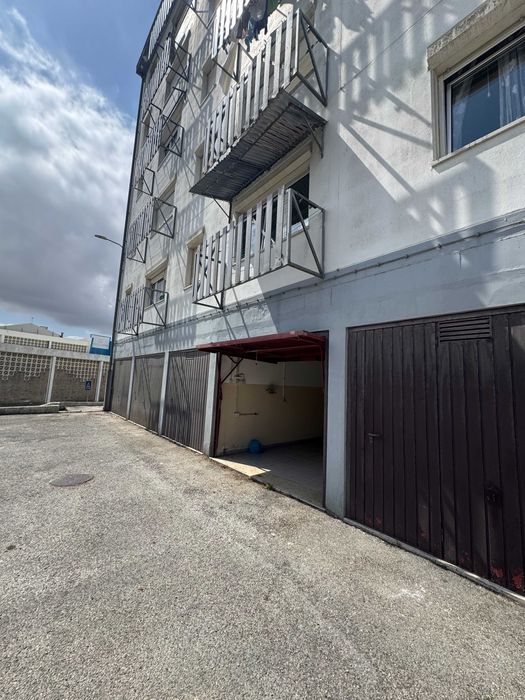 Garagem em Mira Sintra independente