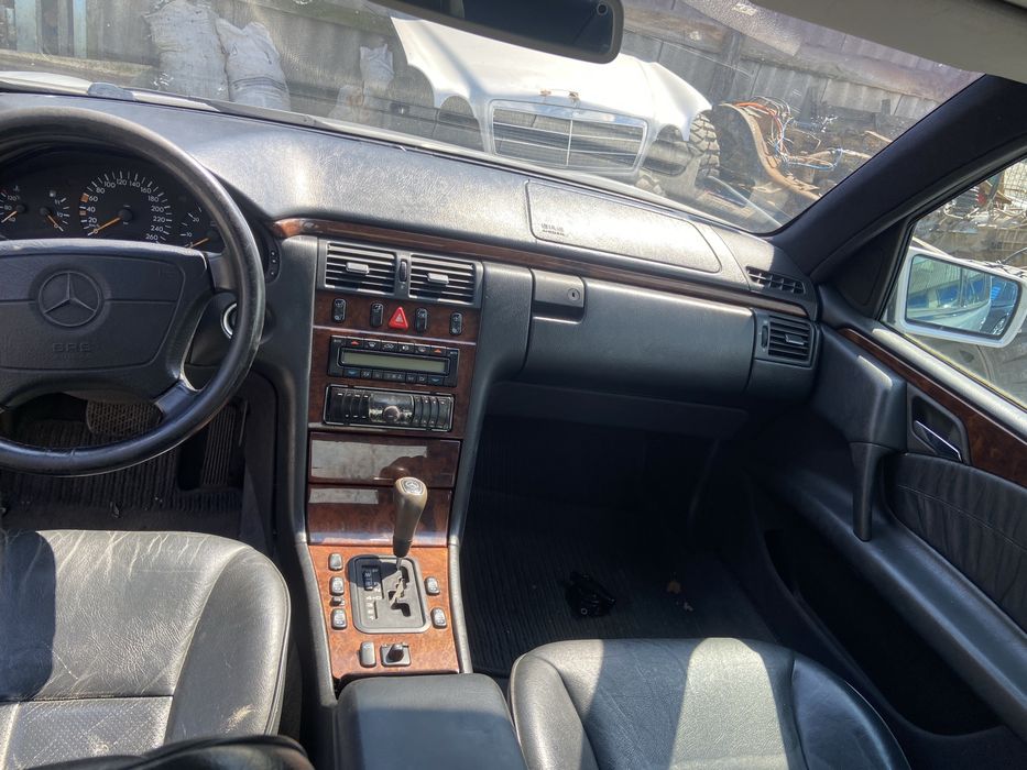 Мерседес w210 e300