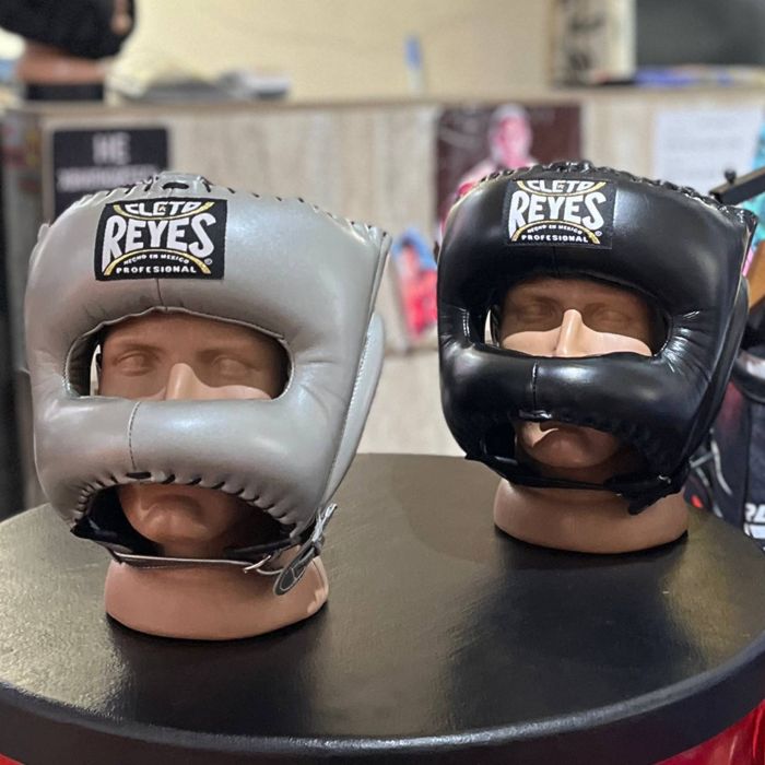 Бамперный шлем Cleto Reyes оригинал