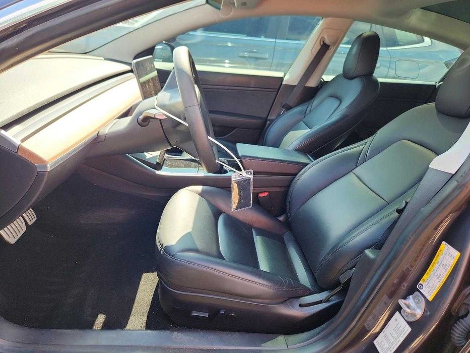Tesla Model 3 2020.