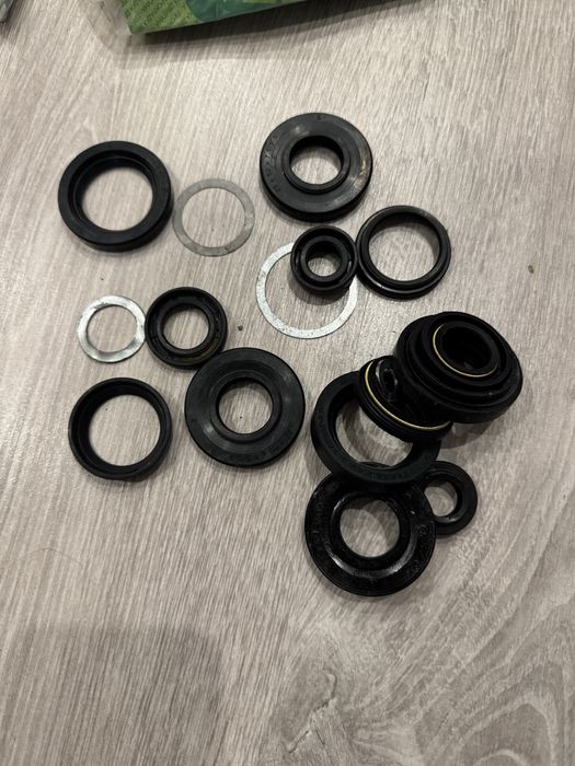 Иж планета колодки, сальники, тросики, болты