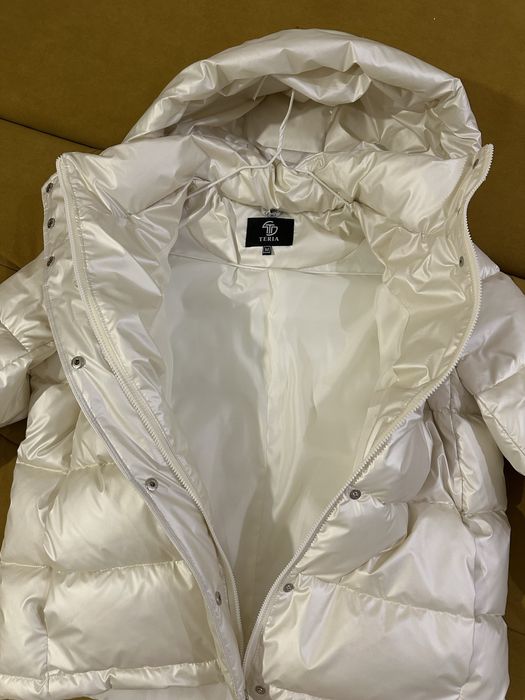 Жіноча куртка пуховик