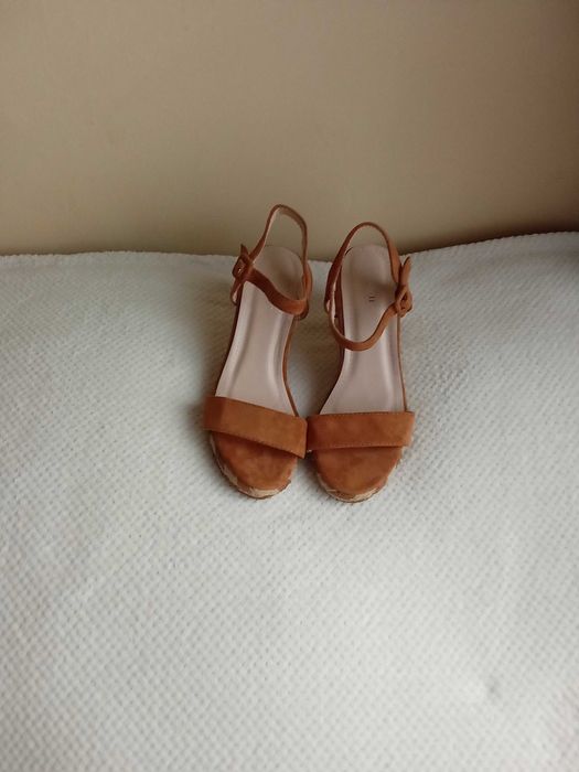 buty i buciki na koturnie damskie