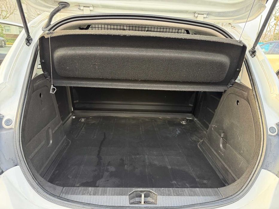 ALUGO OPEL CORSA VAN  1.3CDTI 2016