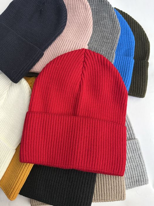 Весняно-осіння  жіноча шапочка