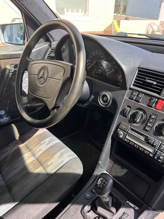 Mercedes C180 gasolina e GPL