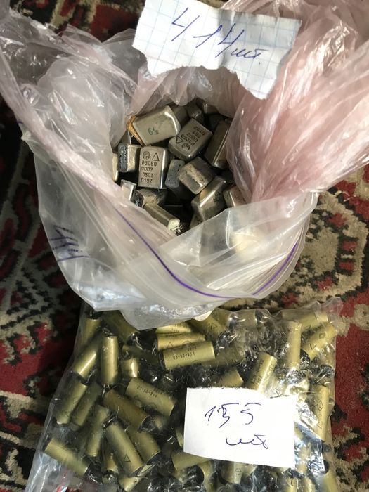 Транзистори, кнопки, тумблери, перемикачі, реле, роз‘єми, мікросхеми