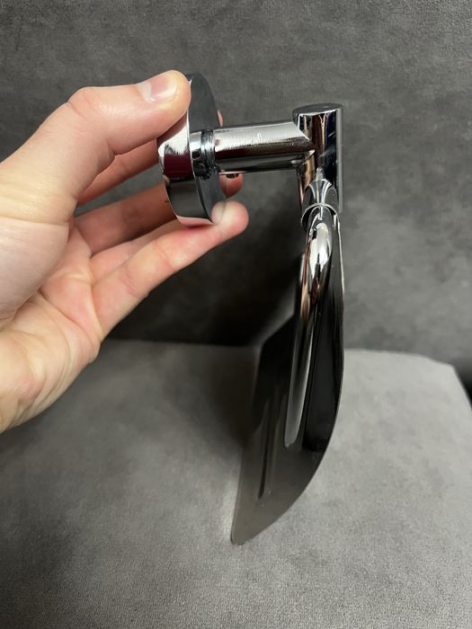 Тримач туалетного паперу